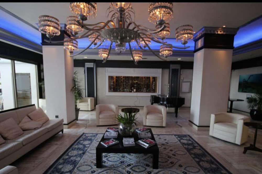 Photo of Livingroom in Bermuda Riviera