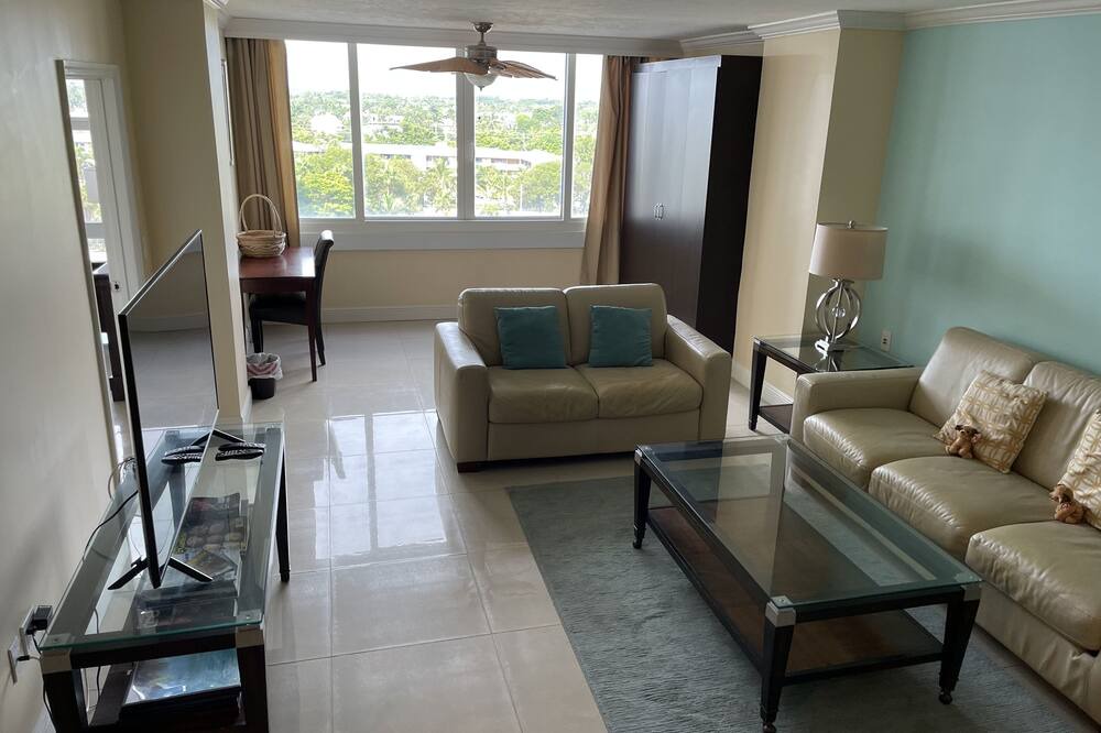 Photo of Livingroom in Bermuda Riviera