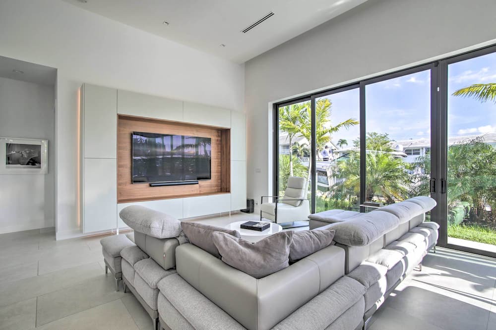 Photo of Livingroom in Coral Ridge