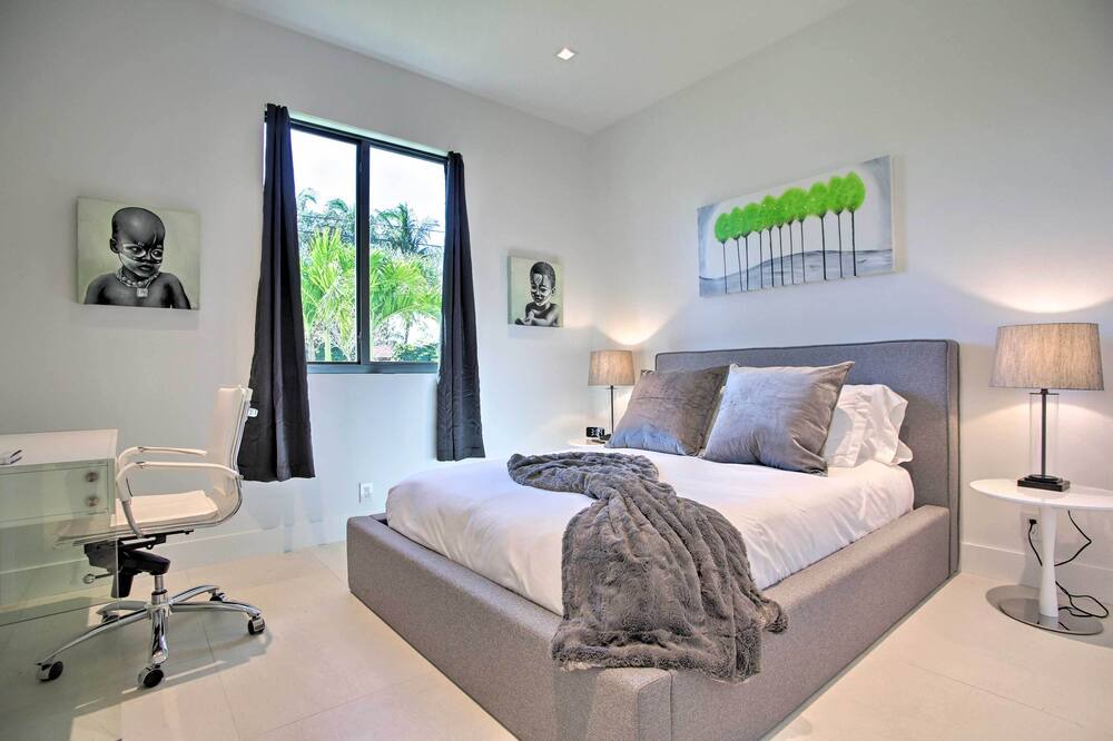 Photo of Bedroom in Coral Ridge
