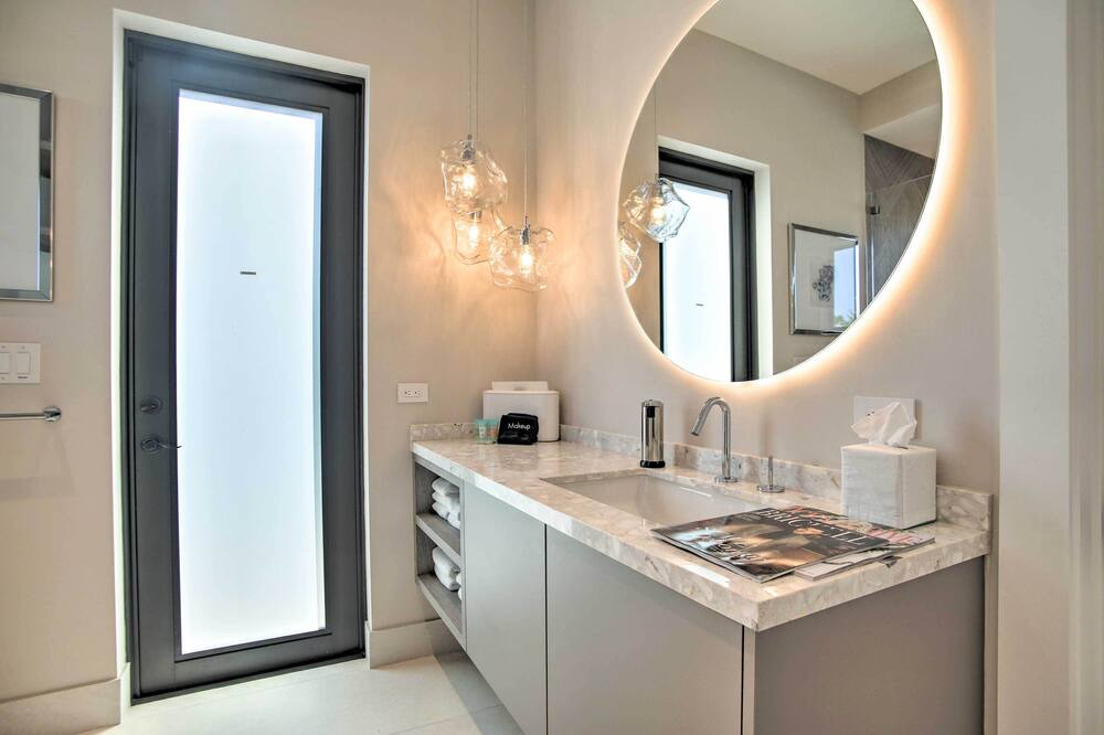 Photo of Bathroom in Coral Ridge