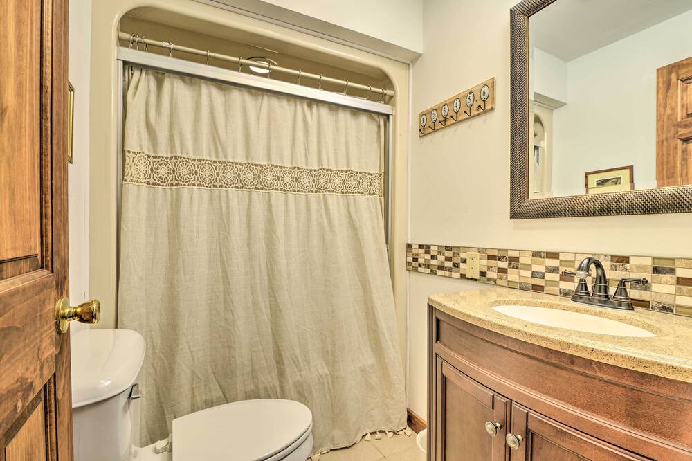 Photo of Bathroom in Edray