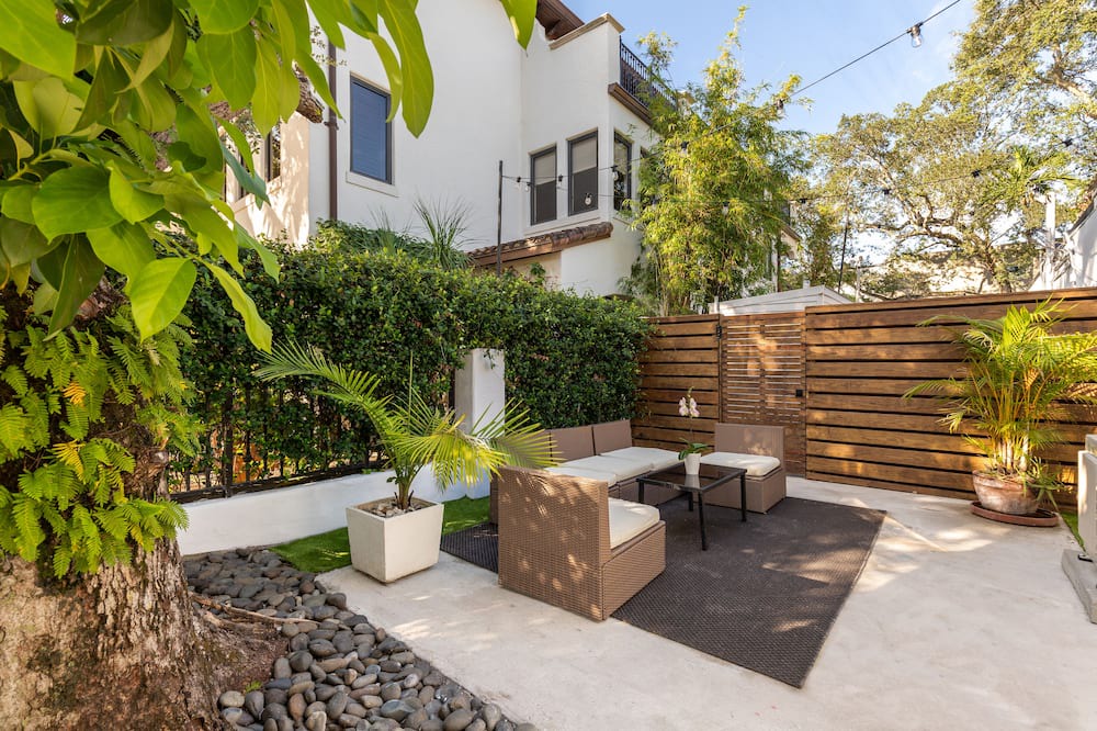 Photo of Patio Balcony in Colee Hammock