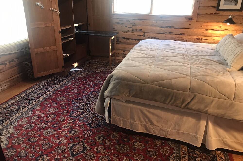 Photo of Bedroom in Wellesley Island