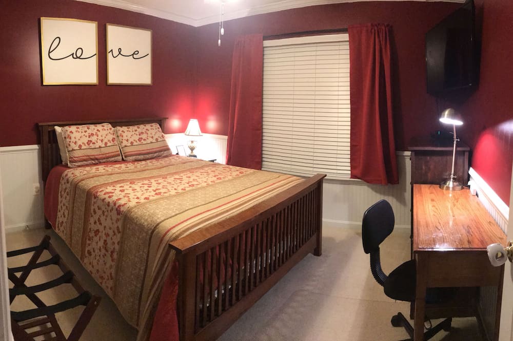 Photo of Bedroom in Cedar Mountain