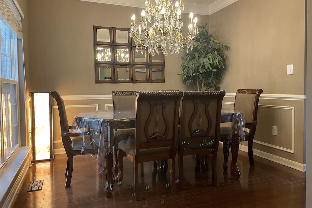 Photo of Bedroom in Cedar Mountain