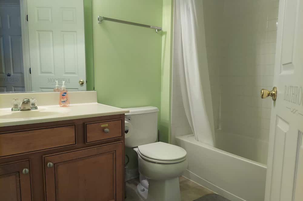 Photo of Bathroom in Cedar Mountain