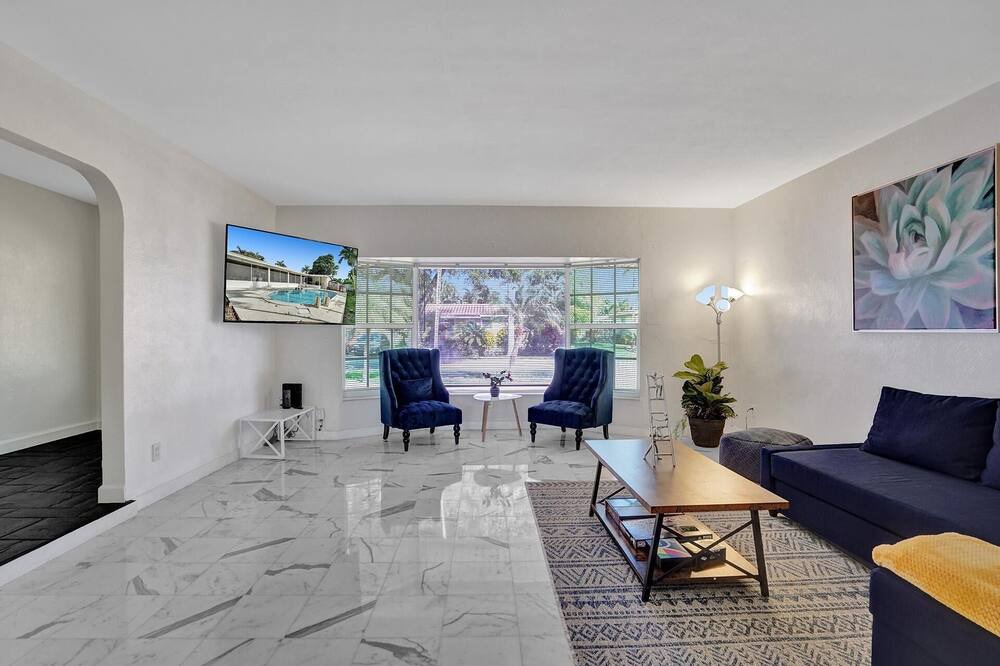 Photo of Bedroom in Pembroke Pines