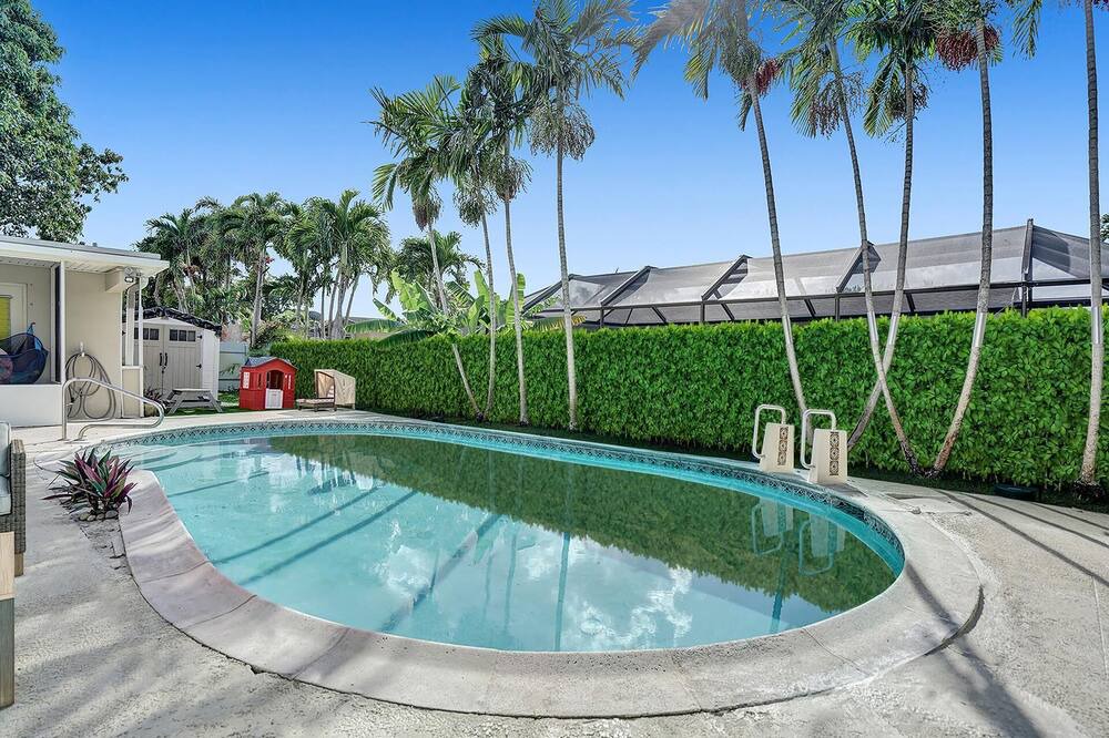 Photo of Outdoor in Pembroke Pines