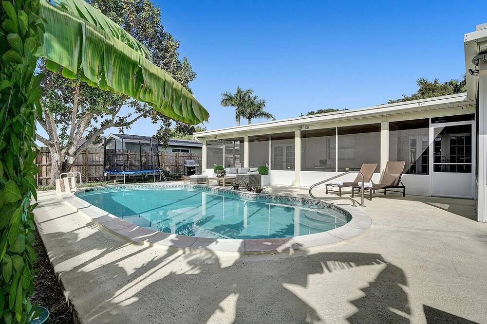 Photo of Outdoor in Pembroke Pines