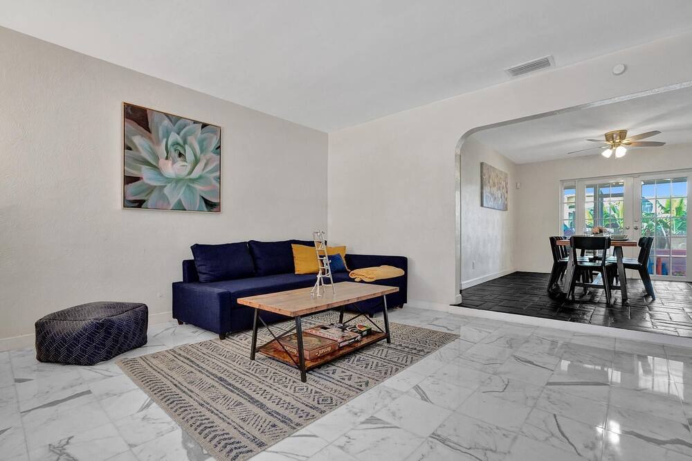 Photo of Bedroom in Pembroke Pines