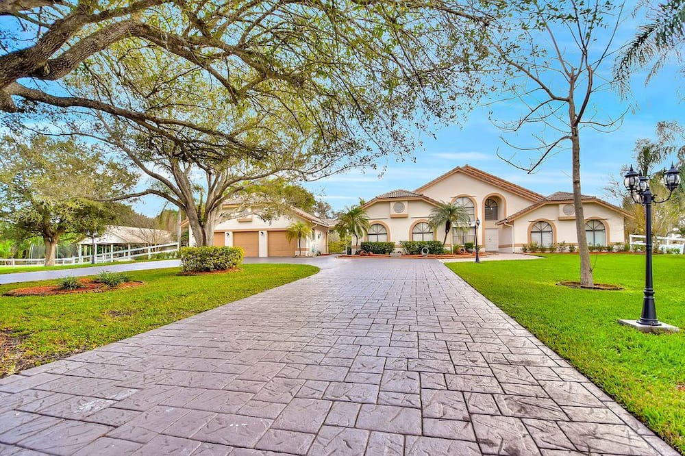 Photo of Outdoor in Southwest Ranches