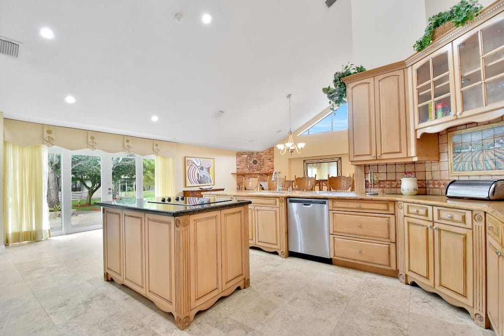 Photo of Kitchen in Southwest Ranches