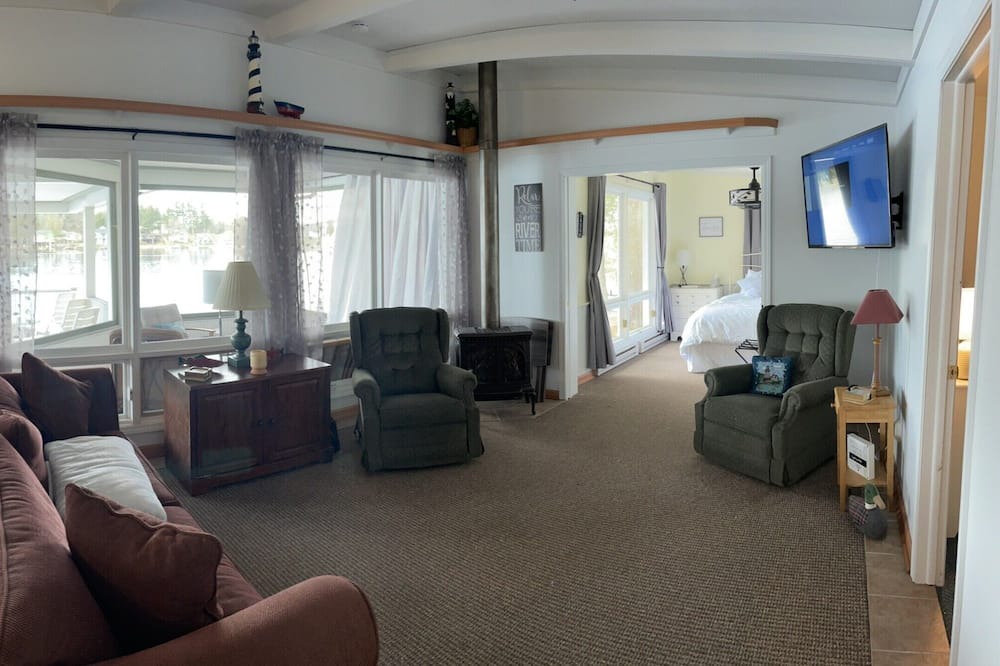 Photo of Livingroom in Wellesley Island