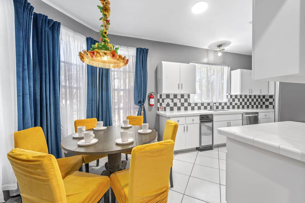 Photo of Kitchen in Colee Hammock