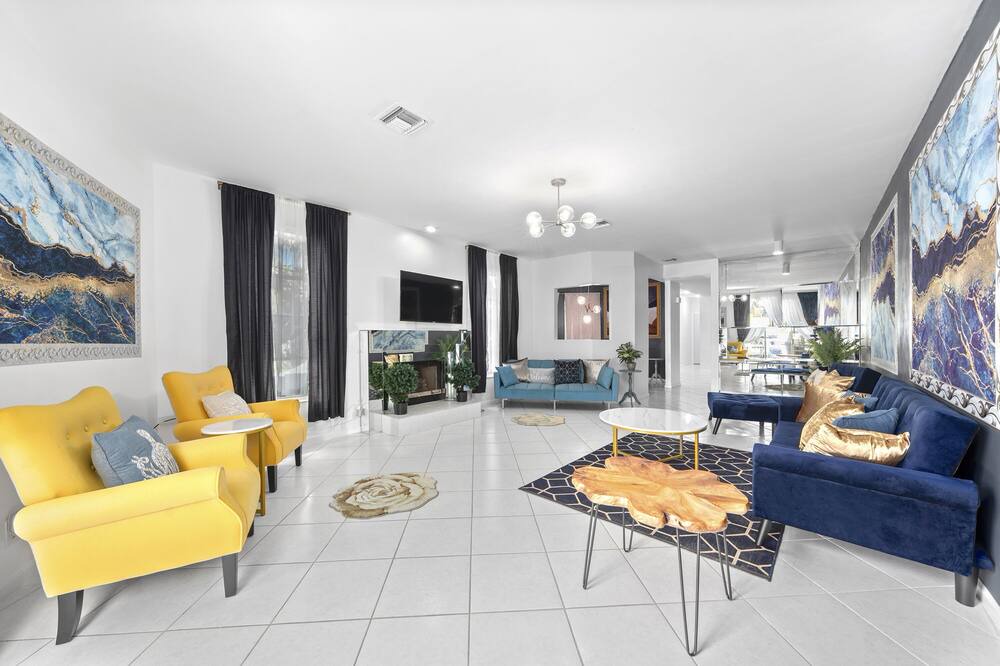 Photo of Livingroom in Colee Hammock