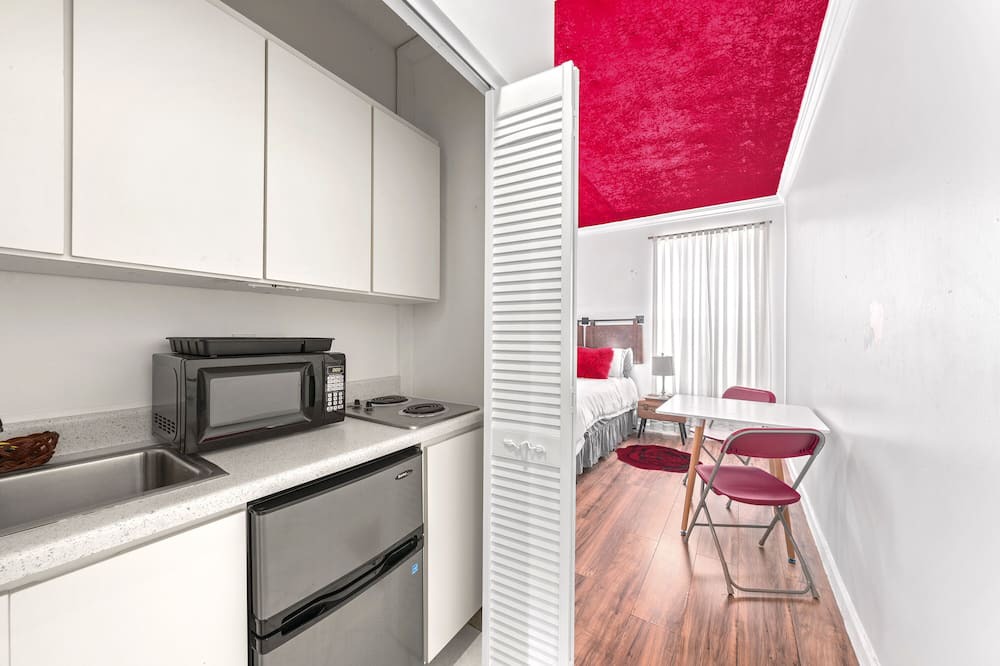 Photo of Kitchen in Colee Hammock