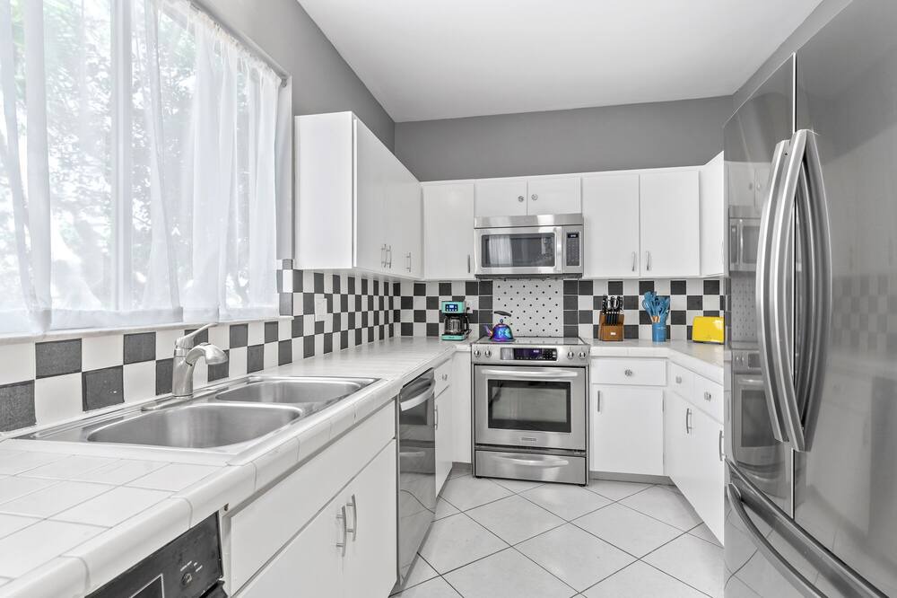 Photo of Kitchen in Colee Hammock