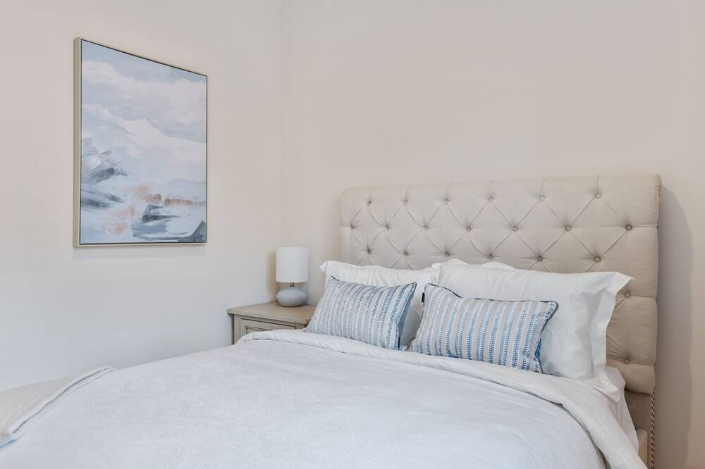 Photo of Bedroom in Eastern Shores