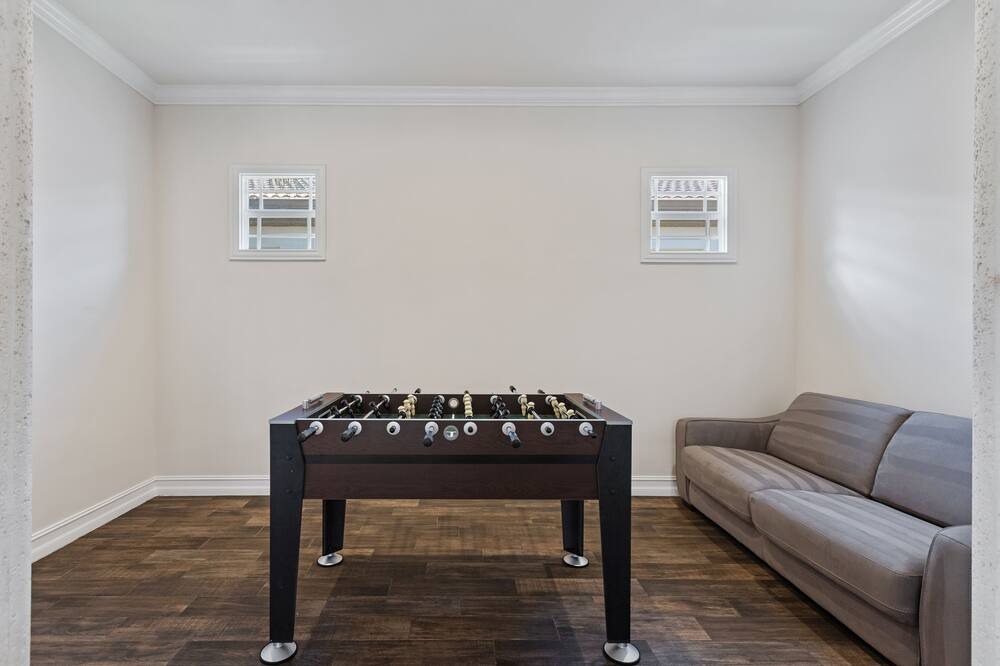 Photo of Livingroom in Eastern Shores