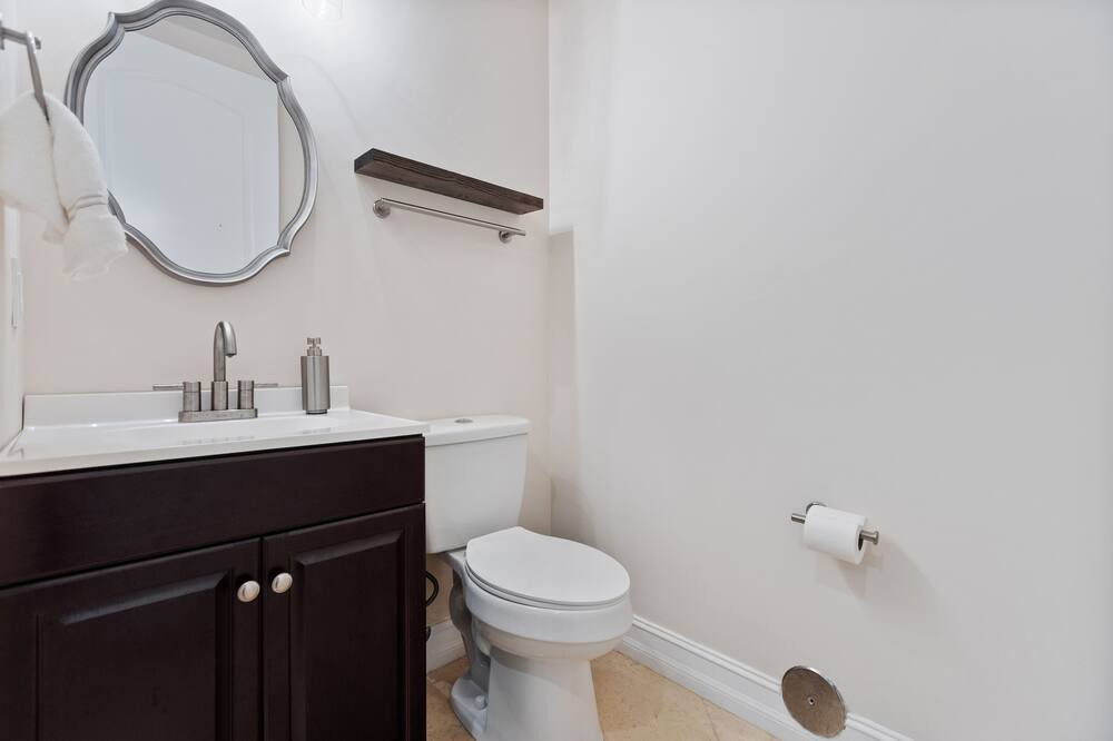 Photo of Bathroom in Eastern Shores