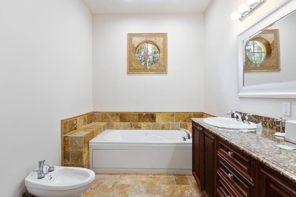 Photo of Bathroom in Eastern Shores