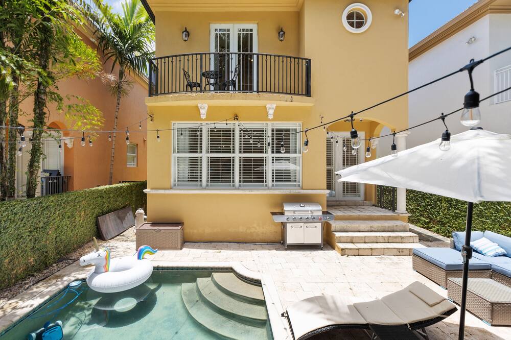 Photo of Patio Balcony in Eastern Shores