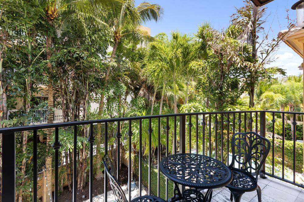 Photo of Patio Balcony in Eastern Shores