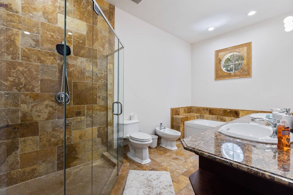 Photo of Bathroom in Eastern Shores