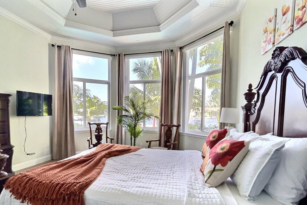 Photo of Bedroom in Wilton Manors