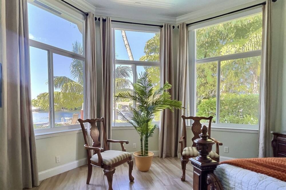 Photo of Bedroom in Wilton Manors