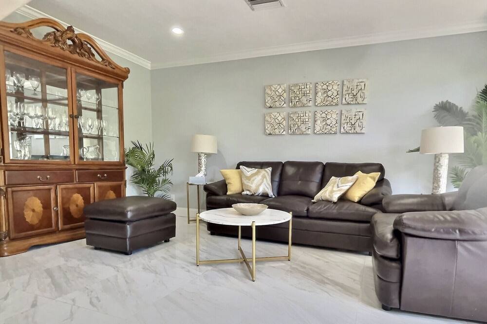 Photo of Livingroom in Wilton Manors