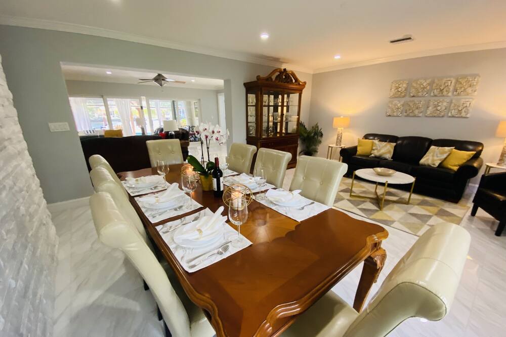 Photo of Bedroom in Wilton Manors