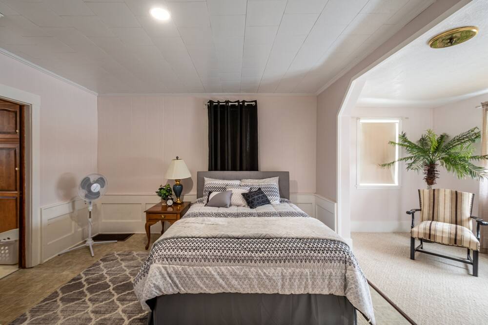 Photo of Bedroom in Millersburg