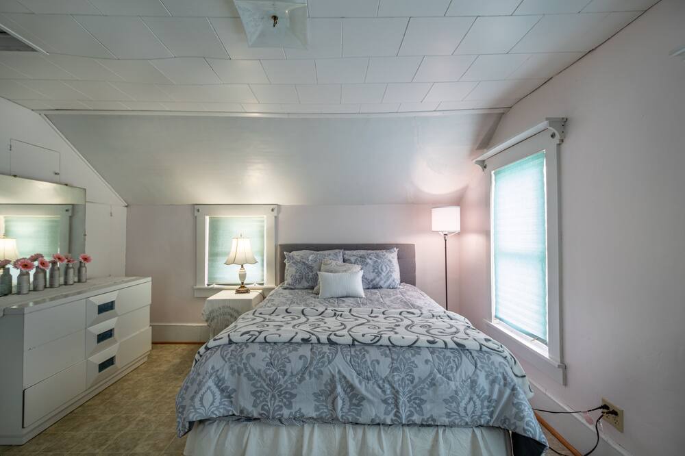 Photo of Bedroom in Millersburg