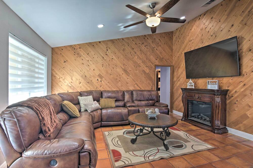 Photo of Livingroom in Weston