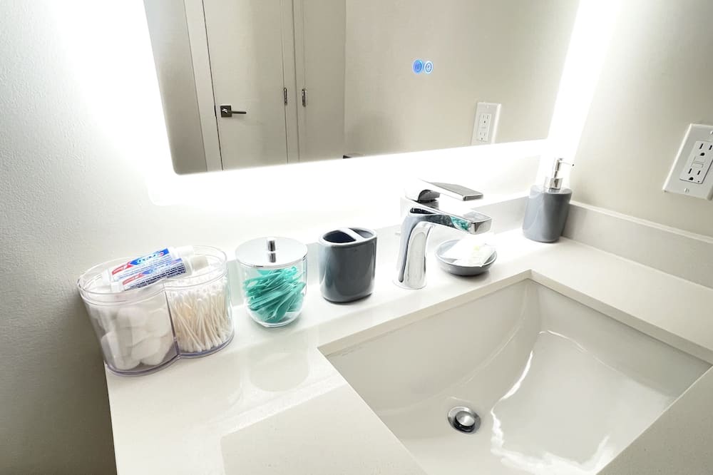 Photo of Bathroom in Flagler Village