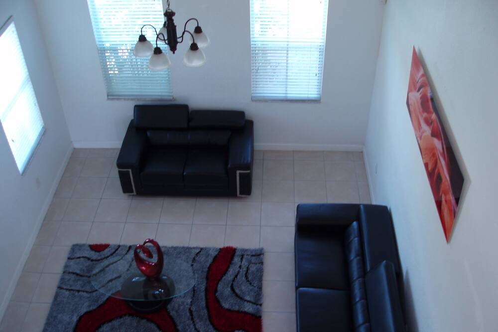 Photo of Livingroom in Miami Lakes