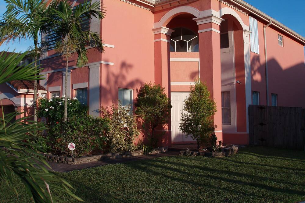 Photo of Outdoor in Miami Lakes