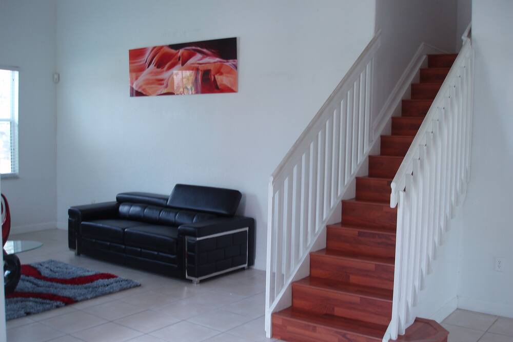 Photo of Livingroom in Miami Lakes