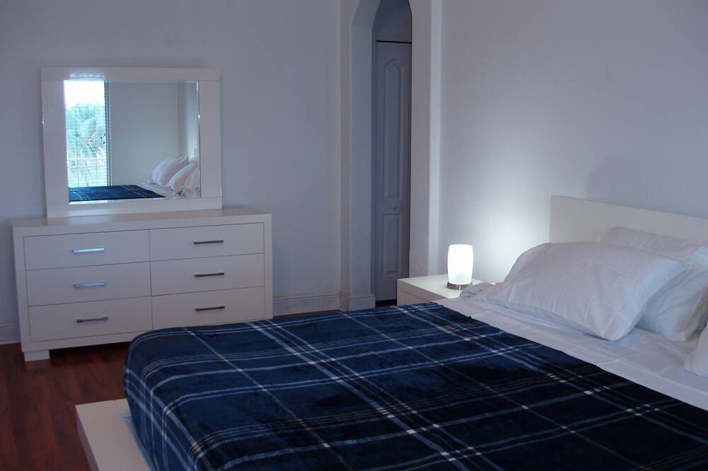 Photo of Bedroom in Miami Lakes