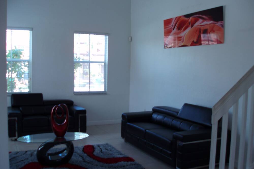 Photo of Livingroom in Miami Lakes
