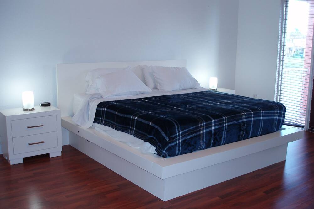 Photo of Bedroom in Miami Lakes