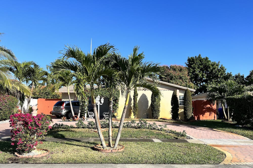 Photo of Outdoor in North Lauderdale