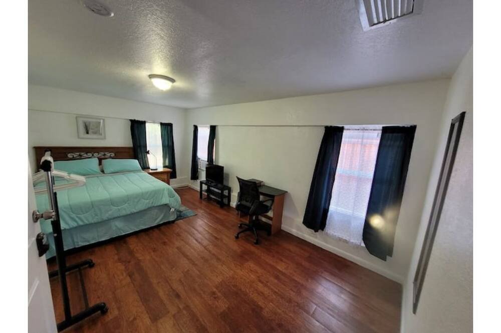 Photo of Bedroom in Highland Garden