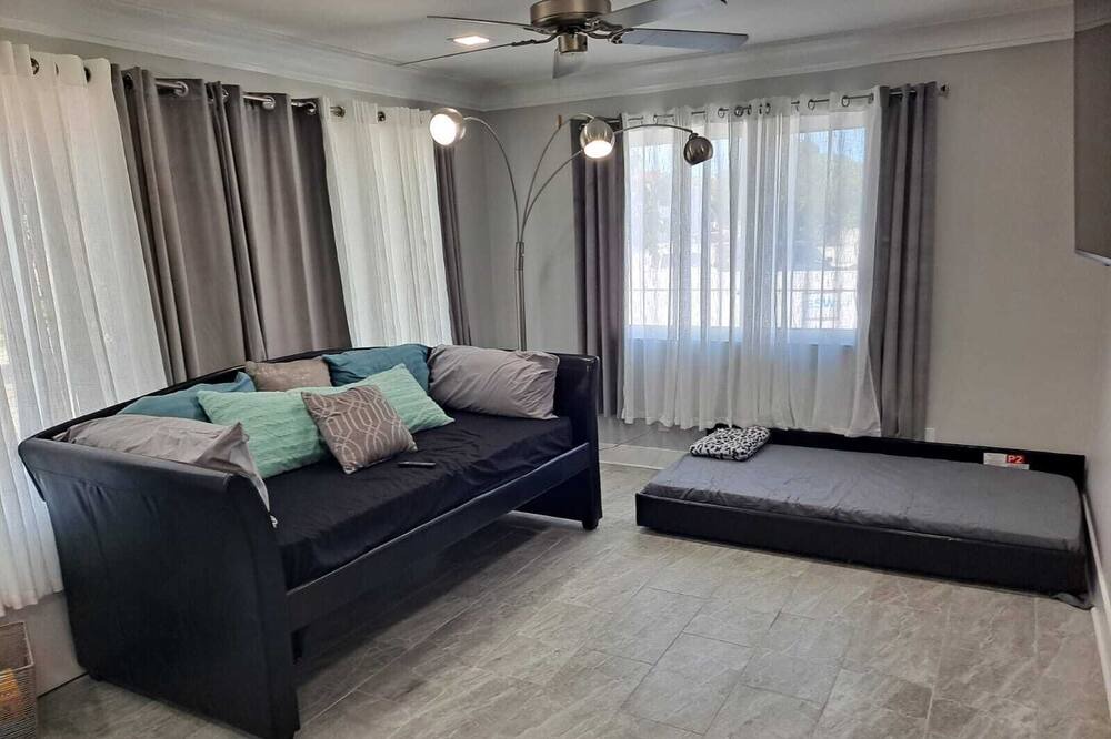 Photo of Livingroom in Little Ranches