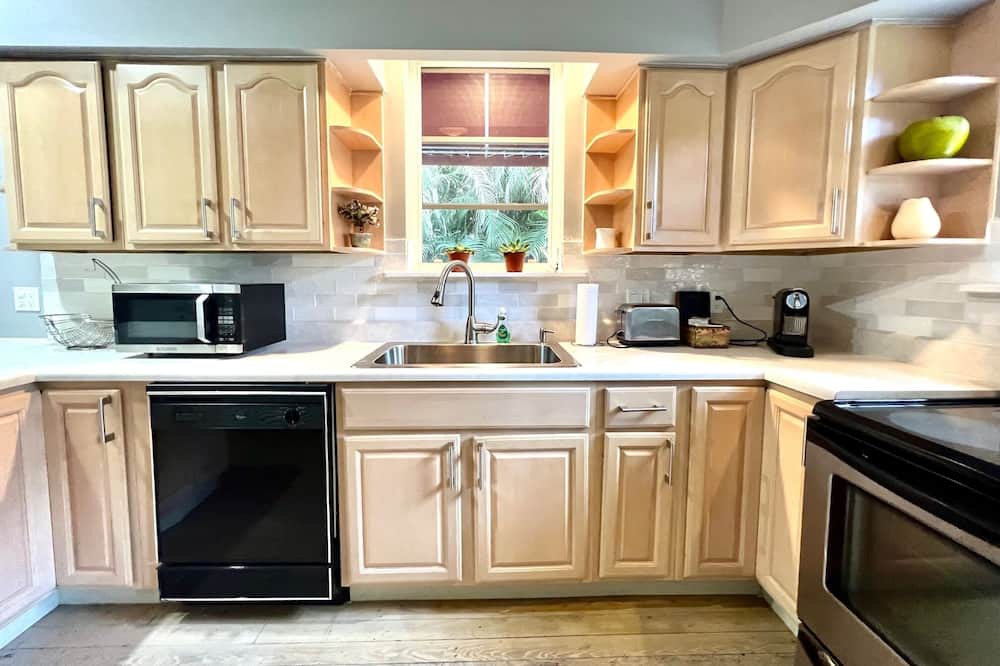 Photo of Kitchen in Biscayne Park