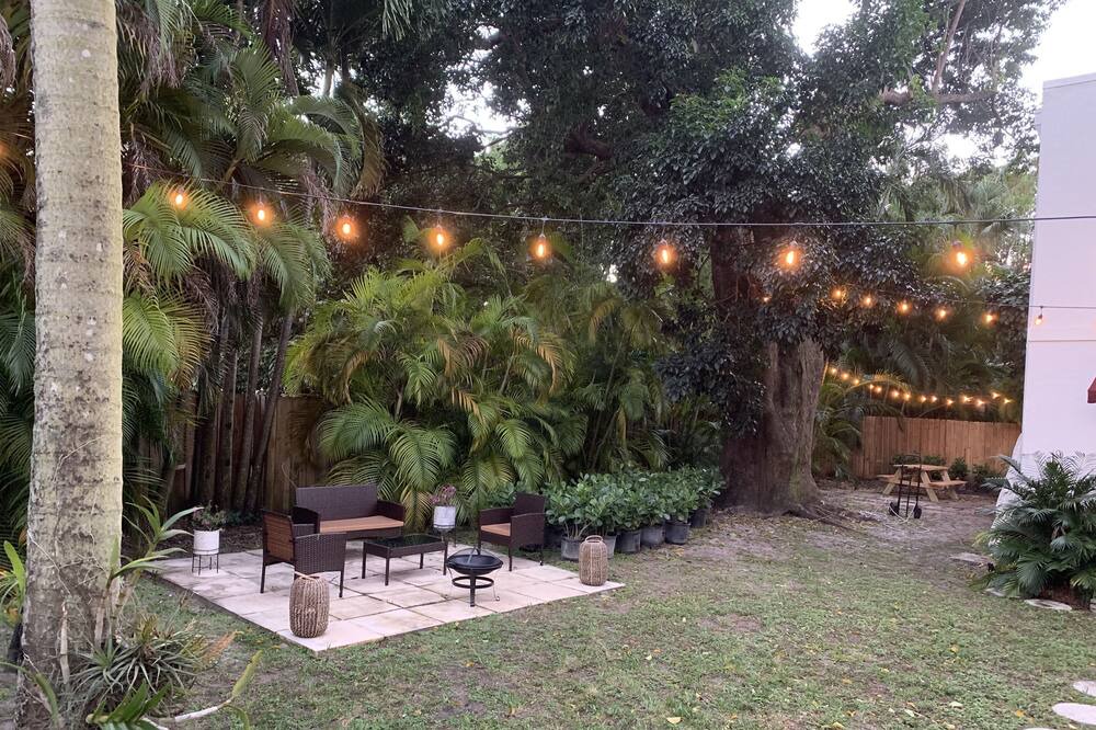 Photo of Outdoor in Biscayne Park