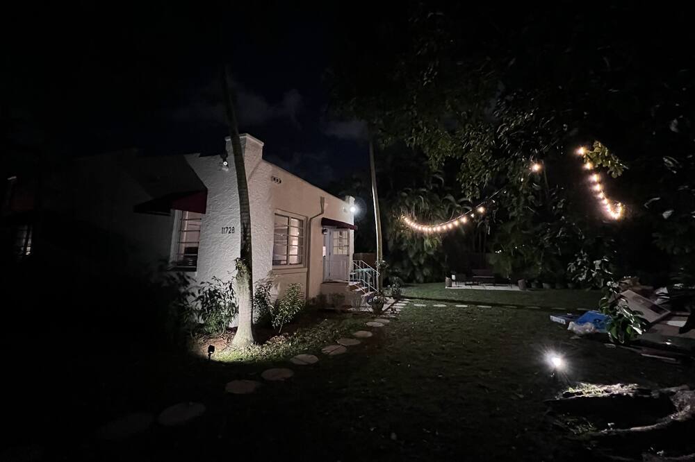 Photo of Outdoor in Biscayne Park
