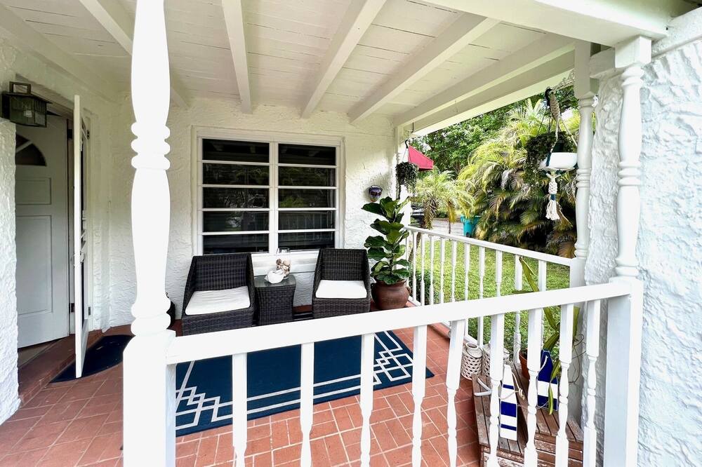 Photo of Patio Balcony in Biscayne Park